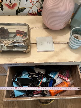 Mesa auxiliar de metal y madera