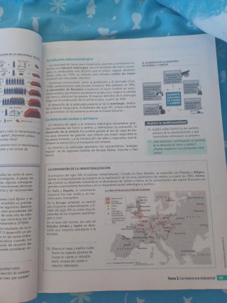 Libro escolar de historia