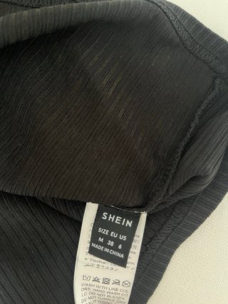 Camiseta negra sin mangas talla M