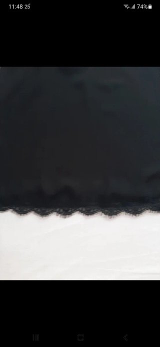 Top lencero negro con encaje