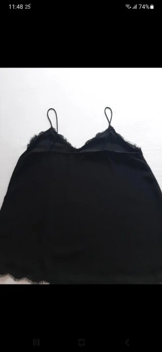 Top lencero negro con encaje