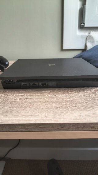 PS4 Slim 1TB + Mando Negro
