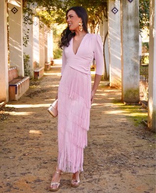 Vestido rosa flecos