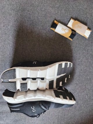 On Running Talla 41 + 2 juegos cordones