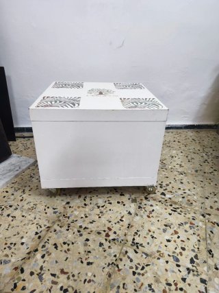 Mesa auxiliar Árbol de la vida madera con ruedas