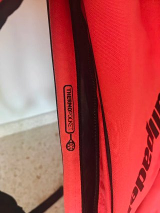 Mochila Bullpadel Grande Naranja y Negra