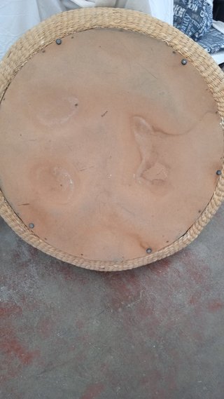 Puf redondo de ratán tejido