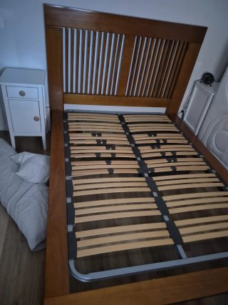 Conjunto dormitorio: Cama, 2 Mesitas y Cómoda