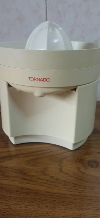 Exprimidor eléctrico Tornado