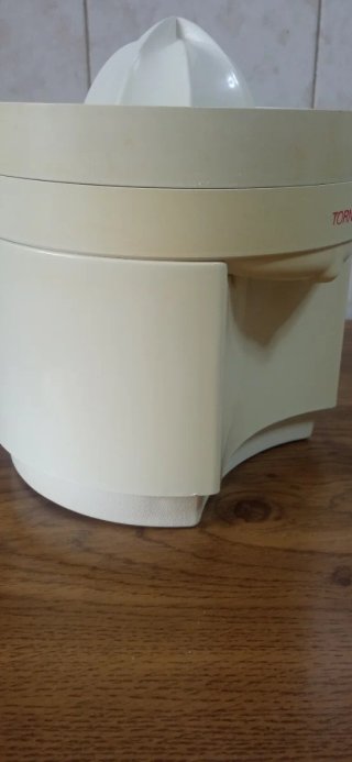Exprimidor eléctrico Tornado