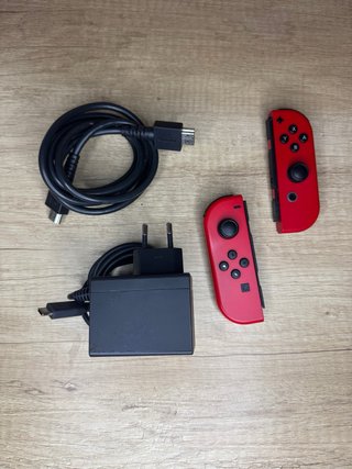 ¡IMPOLUTA! Nintendo Switch Rojo + Accesorios