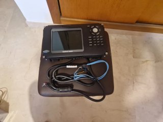 Pantalla Simrad EQ33 + Cable Alimentación.