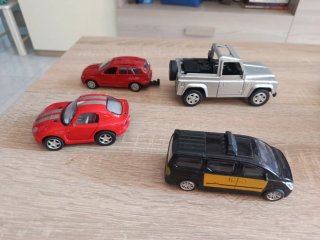 Lote de 4 coches de juguete
