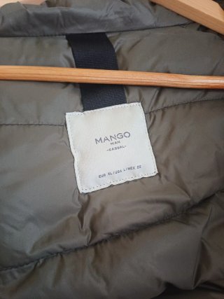 Plumas Mango Gris Oscuro con Capucha