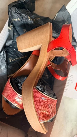 Zapatos de mujer de tacón marca Paula Urban.