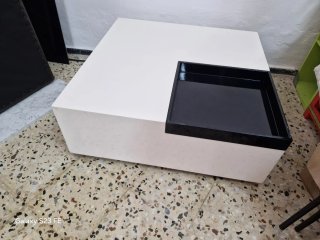 Mesa de centro diseño blanco y negro