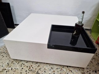 Mesa de centro diseño blanco y negro