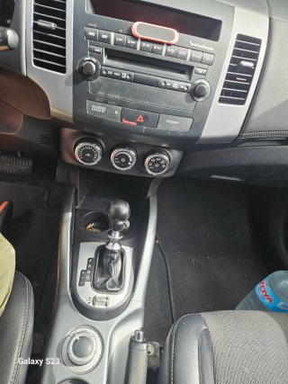 Mitsubishi Outlander 2011