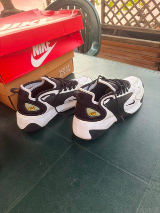 Nike Zoom 2K Talla 40.5 Negro/Blanco