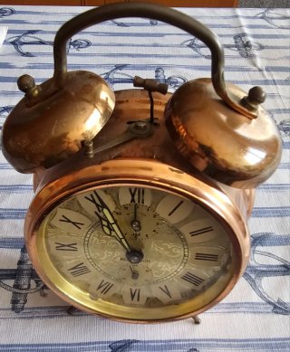 Reloj despertador antiguo JAZ
