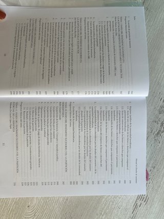 Manual de Derecho de sucesiones. Con materiales...