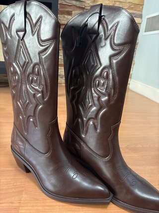 Botas cowboy Stradivarius marrones