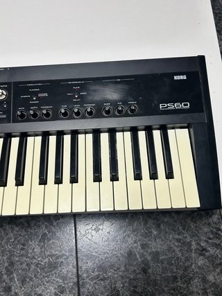 Teclado de escenario Korg PS60.