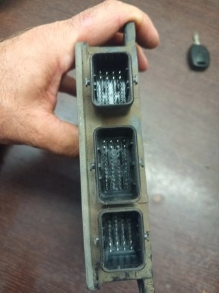 Calculador UCH y llave Clio 2