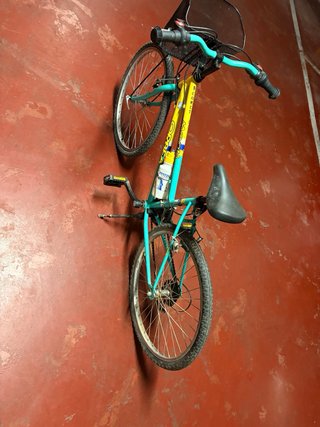 2 bicicletas de paseo y 1 de niño