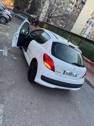 Peugeot 207 2011