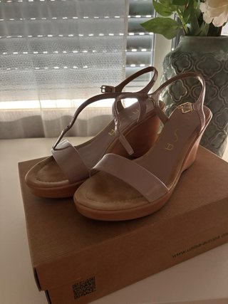 Sandalias UNISA Charol Rosa Talla 37