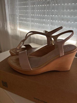 Sandalias UNISA Charol Rosa Talla 37