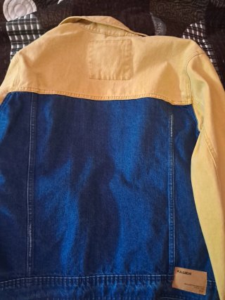 Cazadora vaquera hombre azul y amarilla