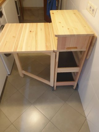 Mesa auxiliar cocina madera plegable.