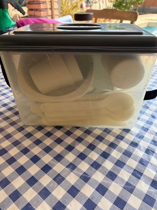 Contenedor de plástico para camping
