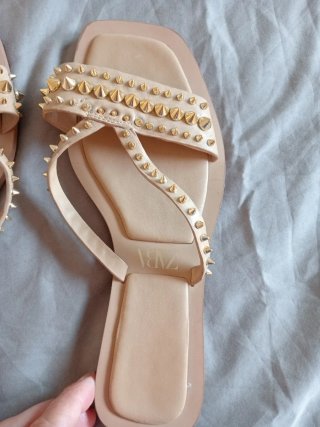 Sandalias Zara Beige y Doradas Talla 35
