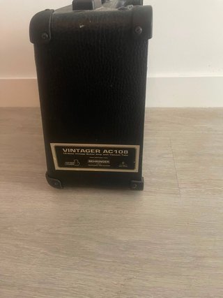 Amplificador Behringer Vintager AC108 Negro