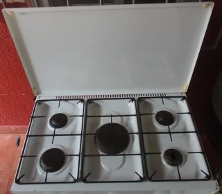 Cocina de gas blanca