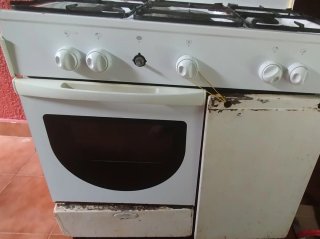 Cocina de gas blanca