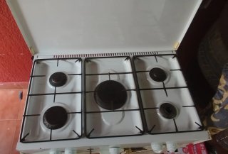 Cocina de gas blanca