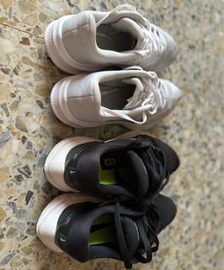 Lote 2 Zapatillas Nike Talla 41-42 unisex, Bl/Neg