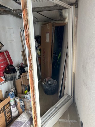 Puerta ventana corredera con persiana