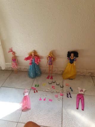 Muñecas Barbie con Accesorios