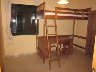 Cama alta de madera/ litera