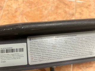 Patinete Eléctrico Xiaomi Mi Scooter Essential