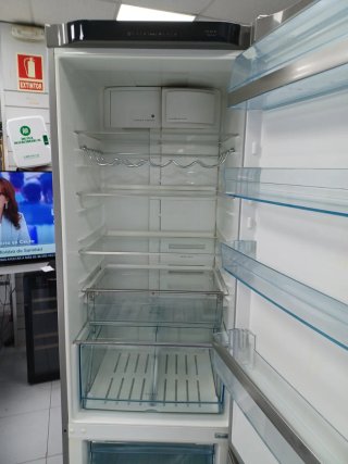 Nevera Aeg 2m x 60cm con garantía