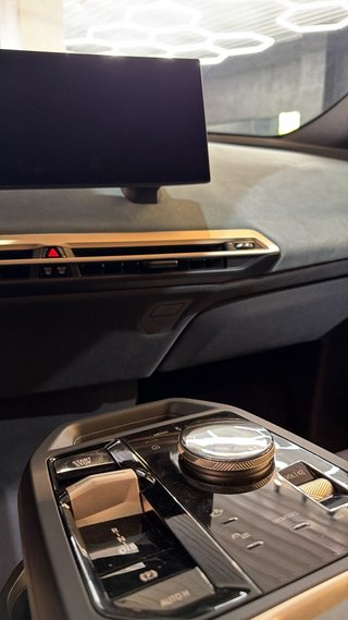BMW iX 2023
