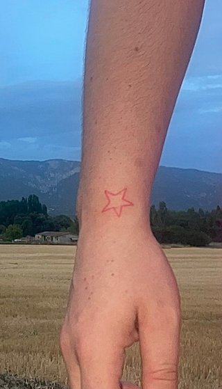 tatuadora handpoke madrid