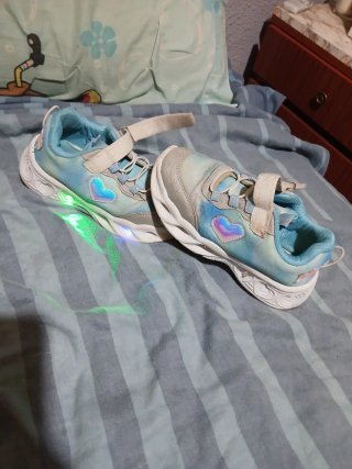 Zapatillas Niña Corazón y Luces