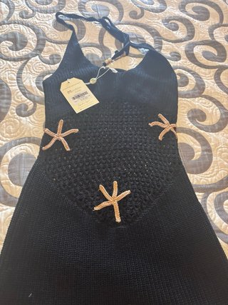 Vestido negro corto con estrellas